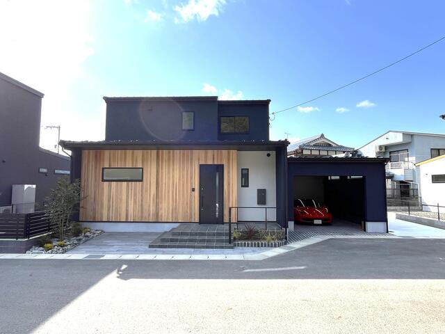「玄関直結のインナーガレージ付き！丹波市柏原町柏原の物件」のメイン画像