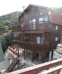 「高台にあるお買得中古物件！！天然温泉付き！広い敷地でドッグラン！」のメイン画像