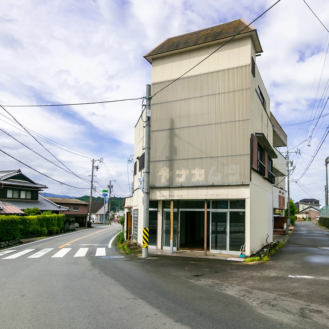 「自然豊かな立地！津市白山町の店舗付き中古住宅物件」のメイン画像