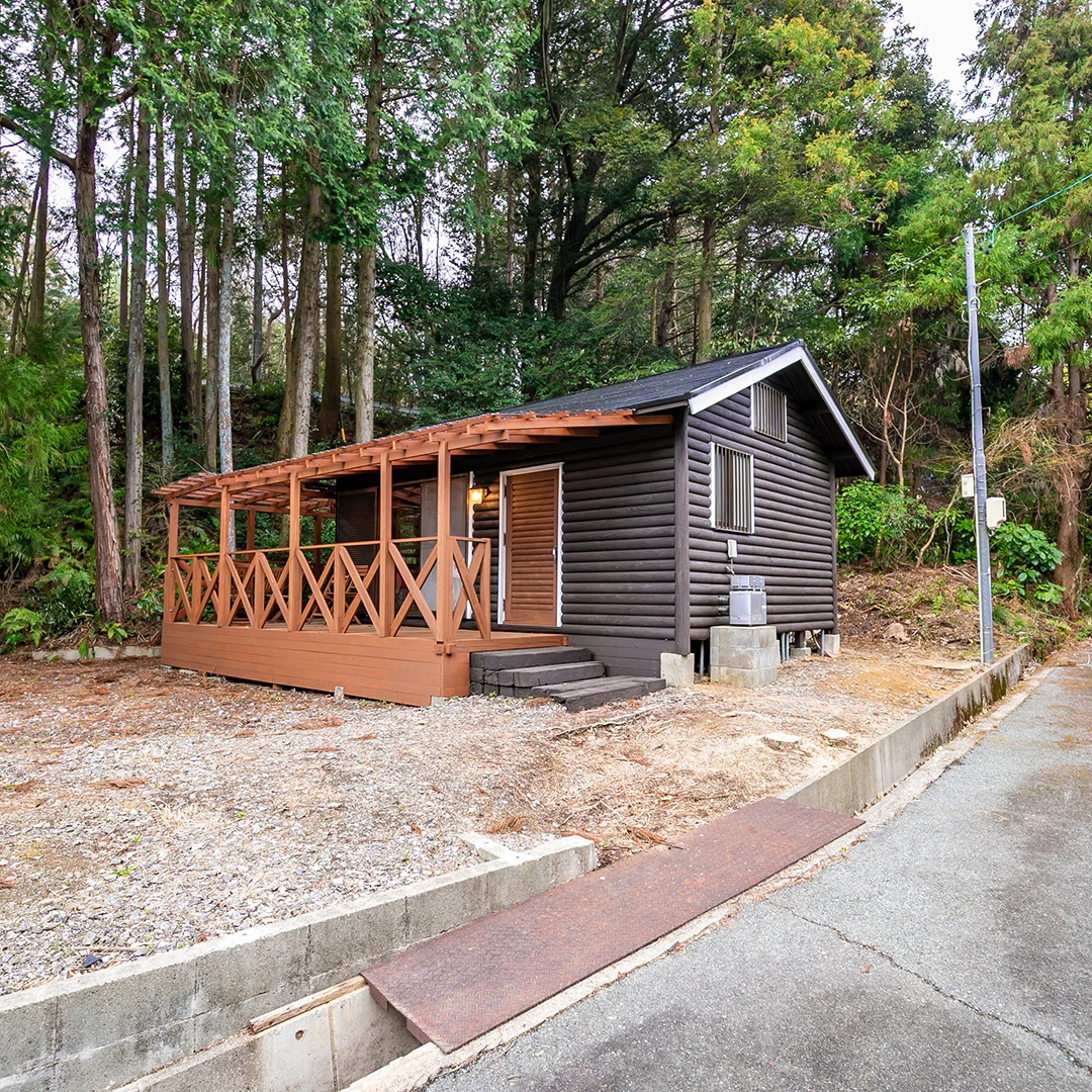 「温泉付き！自然に包まれる津市白山町二本木のウッディハウス物件」のメイン画像