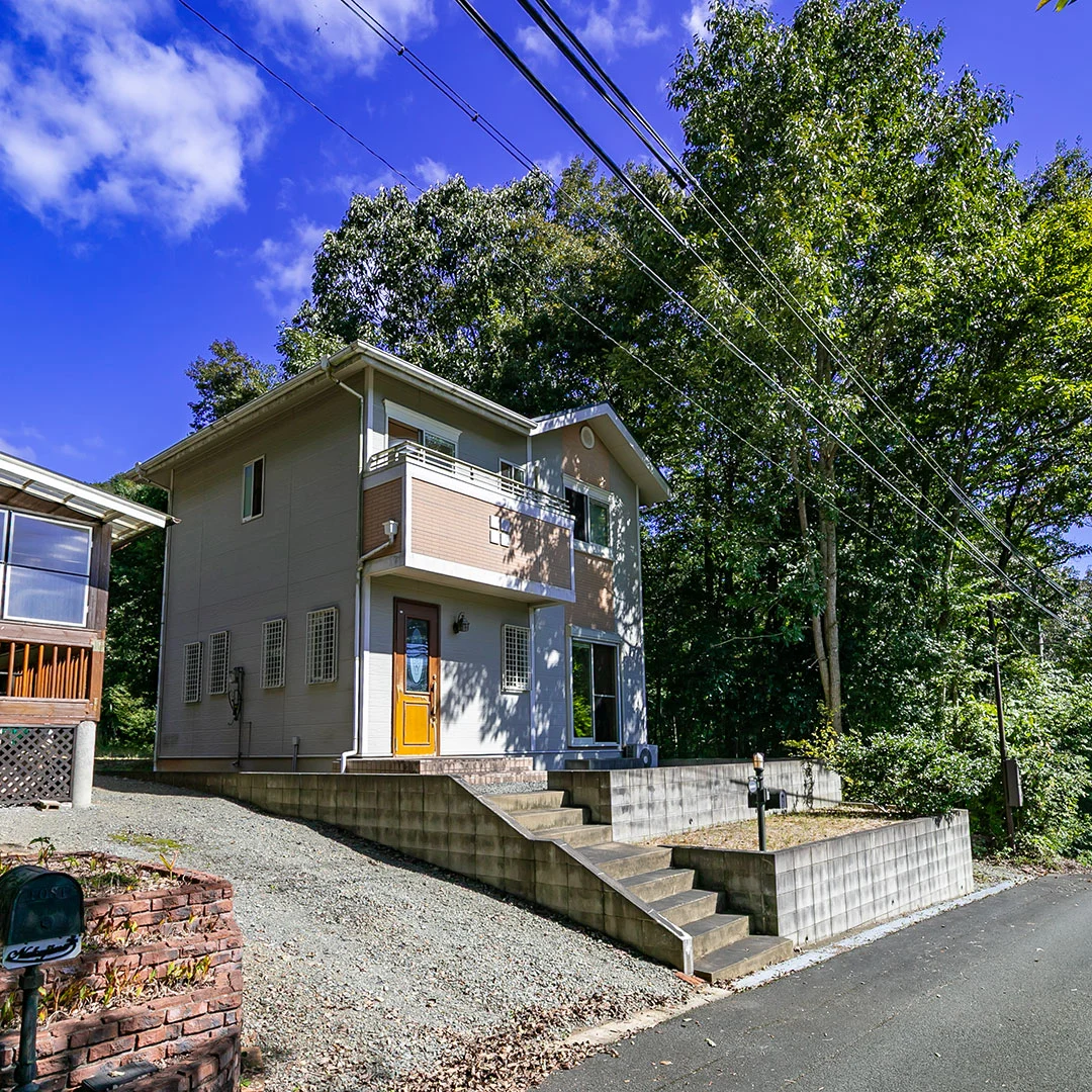 「ガーデニングが楽しめる庭付き！京丹波町中台の中古住宅物件」のメイン画像