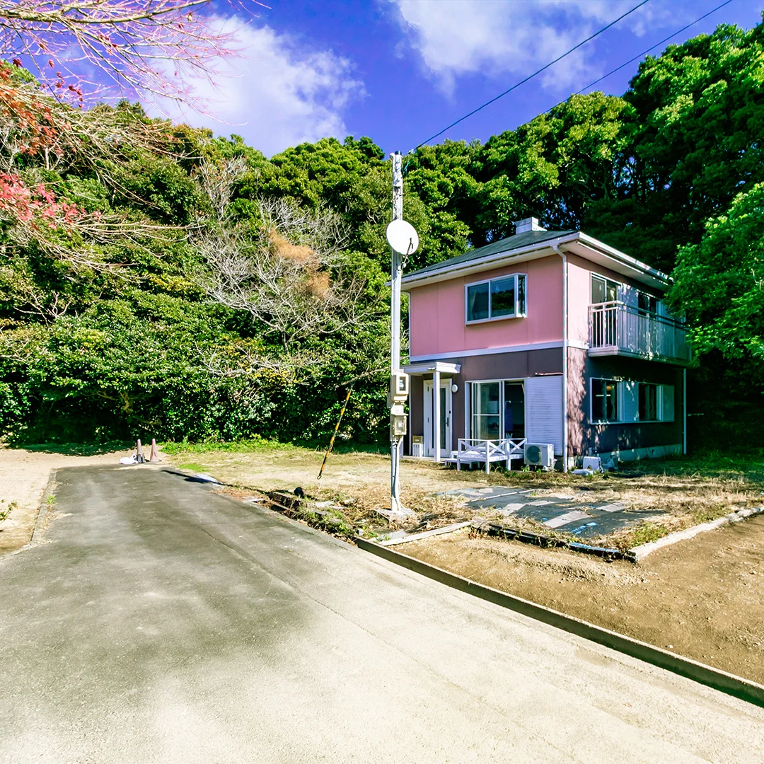 「潮風を感じる生活！志摩市志摩町片田の海近別荘物件」のメイン画像