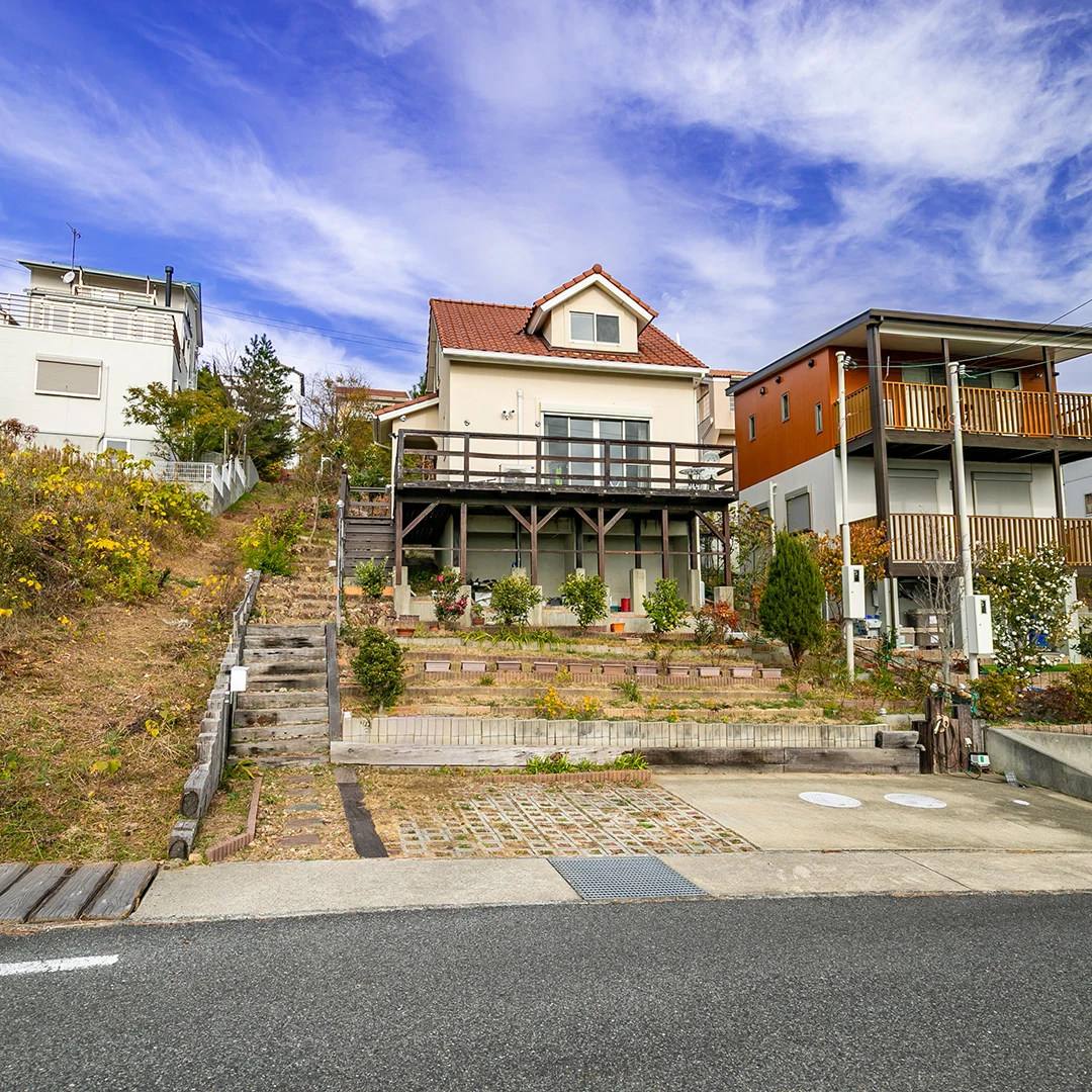 「価格改定でお得に！南あわじ市阿那賀の海見え別荘物件」のメイン画像
