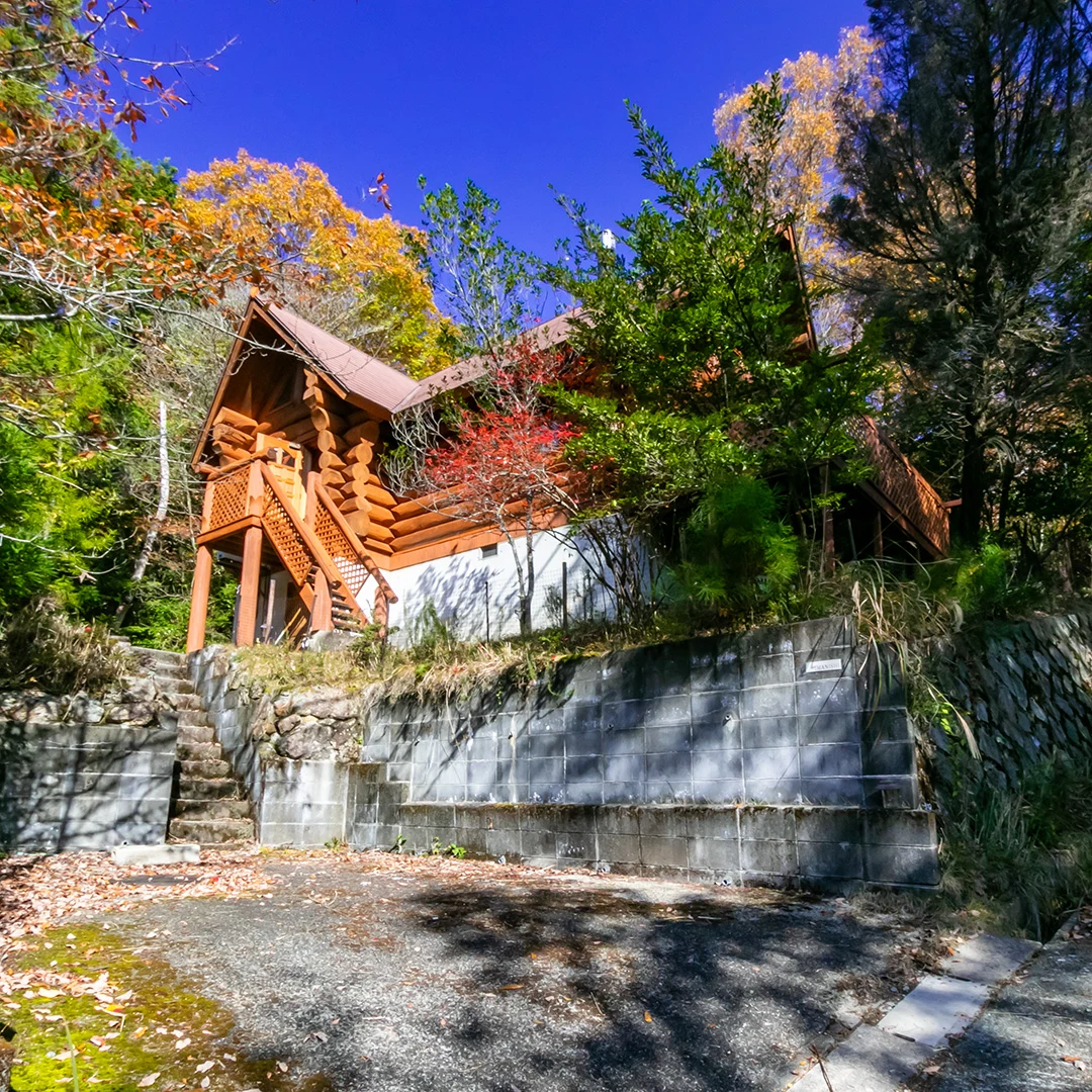 「自然溢れる別荘ライフ！南丹市園部町大河内のログハウス物件」のメイン画像