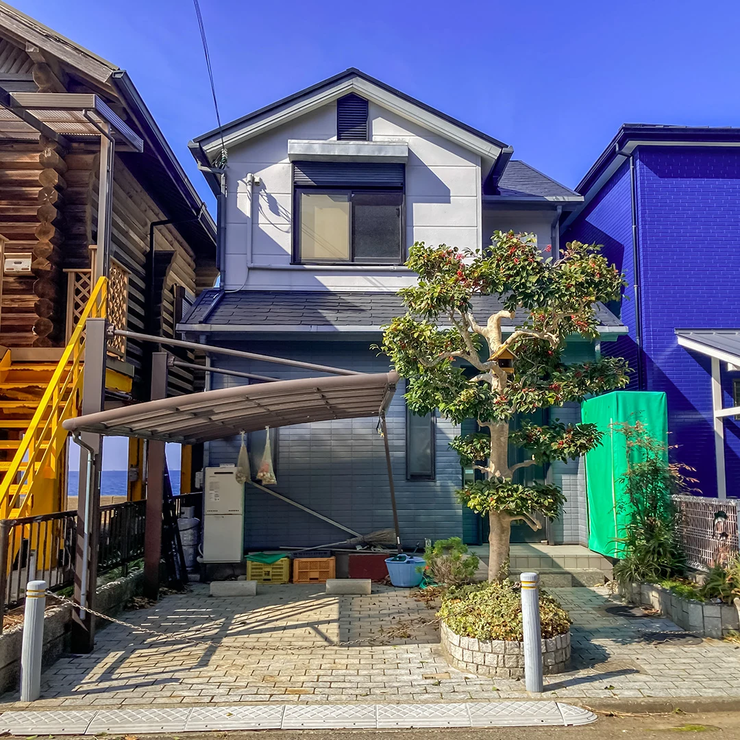 「180度のオーシャンビュー！由良町衣奈の海沿い住宅物件」のメイン画像