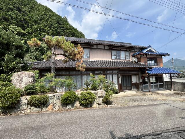 「倉庫付きで利便性抜群！丹波市青垣町西芦田の2階建物件」のメイン画像