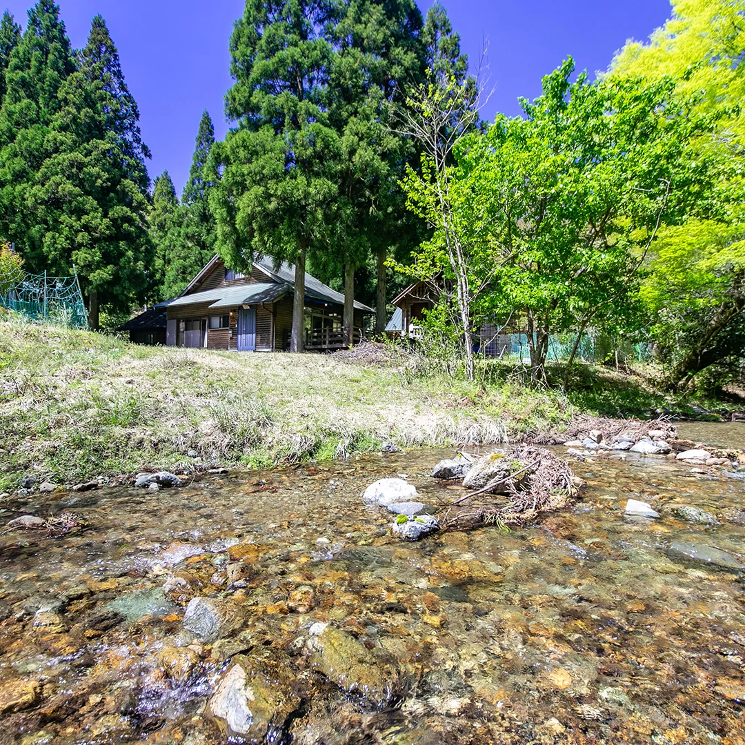 「佐中川を望む贅沢リバーサイド！朝来市佐嚢のウッディハウス物件」のメイン画像
