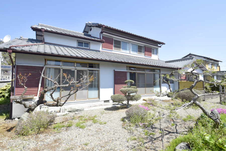「和の庭と菜園スペース付き！たつの市龍野町の日本家屋物件」のメイン画像