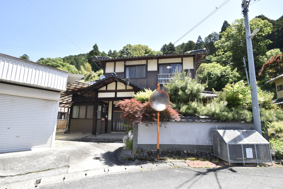 「昭和の趣が残る9Kの日本家屋！宍粟市一宮町の物件」のメイン画像