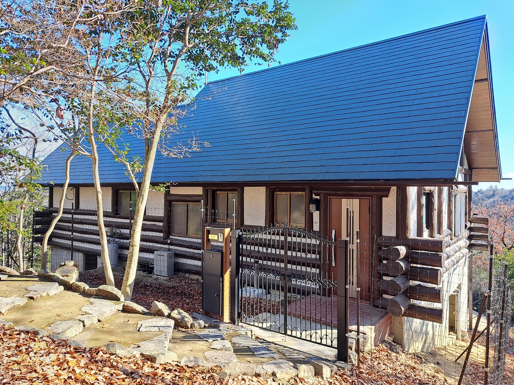 「絶景を楽しめるドッグラン付き！ペットと共にのんびり暮らす平屋建の別荘」のメイン画像