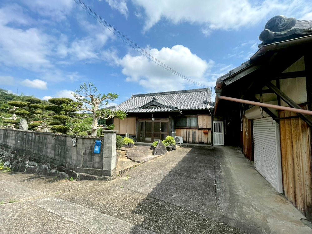 「手入れの行き届いた庭園と古民家が魅力！紀美野町長谷の和風民家住宅物件」のメイン画像