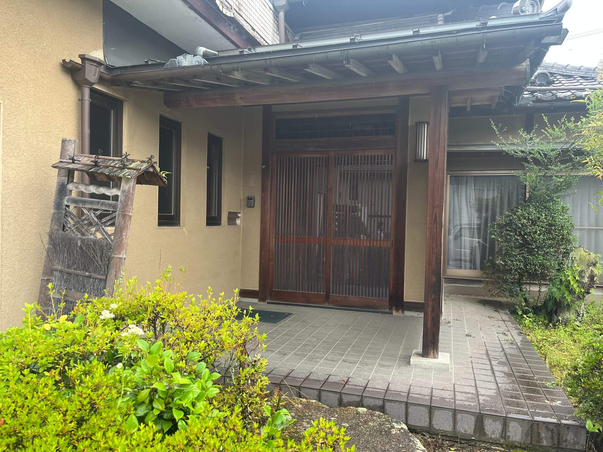 「敷地約438坪、建物約120坪を誇る、ゆとりある5SLDK（居住スペースのみの間取）」のメイン画像