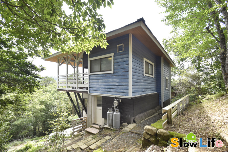 「山の眺望が楽しめる2LDK！上郡町播磨自然高原V地区の別荘物件」のメイン画像
