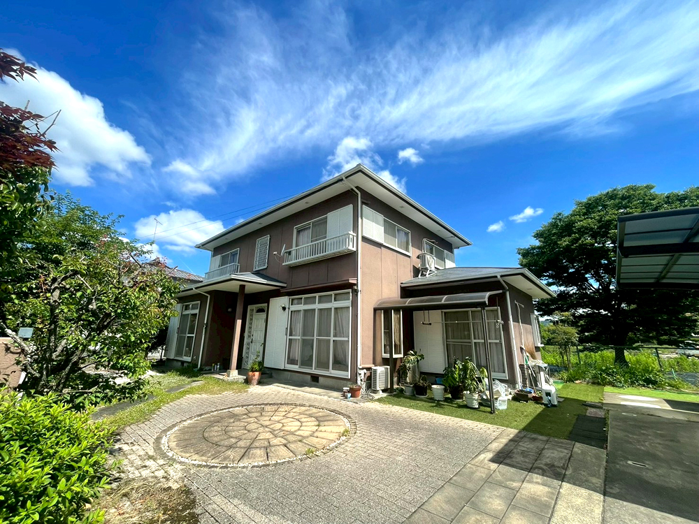 「四季の実りを楽しむ庭付き！和歌山市南畑の6LDK住宅物件」のメイン画像