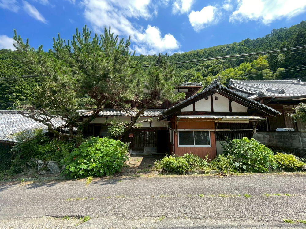 「小さな集落に佇む農地付きの古民家！紀美野町花野原の古民家物件」のメイン画像