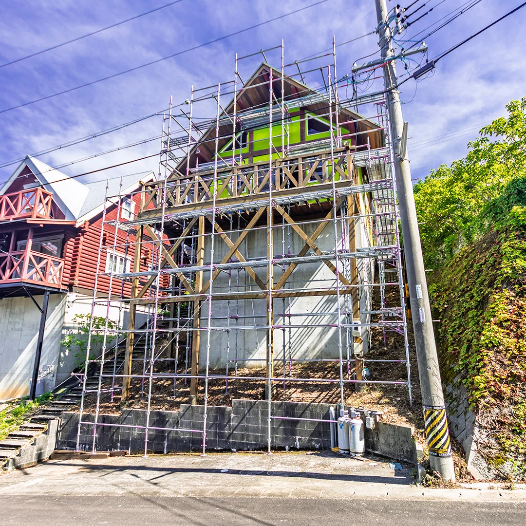 「広くて長いウッドデッキ付き！鳥羽市石鏡町の中古別荘物件」のメイン画像