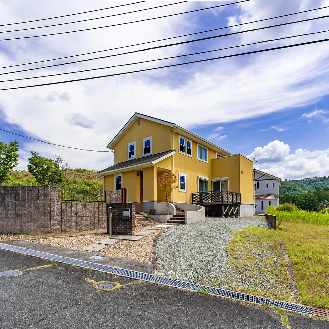 「兵庫県佐用町 広々LDKと庭付きのゴルフリゾート別荘」のメイン画像