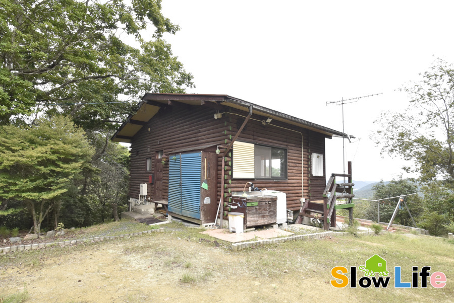 「山並みを望むコンパクトな1DK！上郡町播磨自然高原の別荘物件」のメイン画像