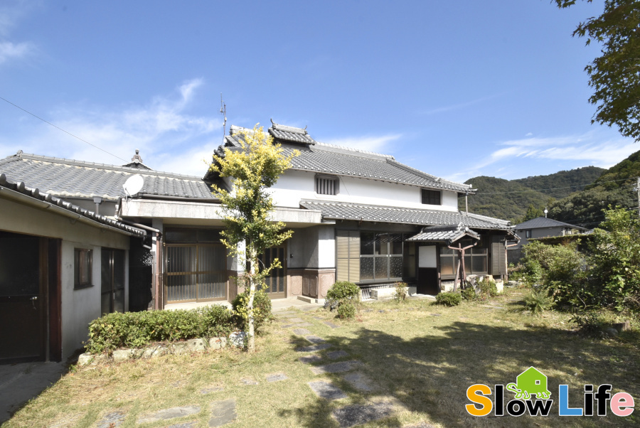 「姫路市 約363坪の敷地に建つ日本家屋物件！蔵や附属建物、菜園スペース付きです♪」のメイン画像