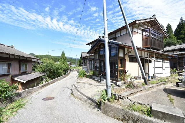 「村上市 高根 (村上駅) 2階建 4DK」のメイン画像