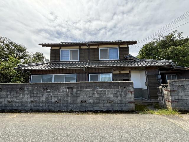 「岩美郡岩美町 大字大谷 (大岩駅) 2階建 7DK」のメイン画像