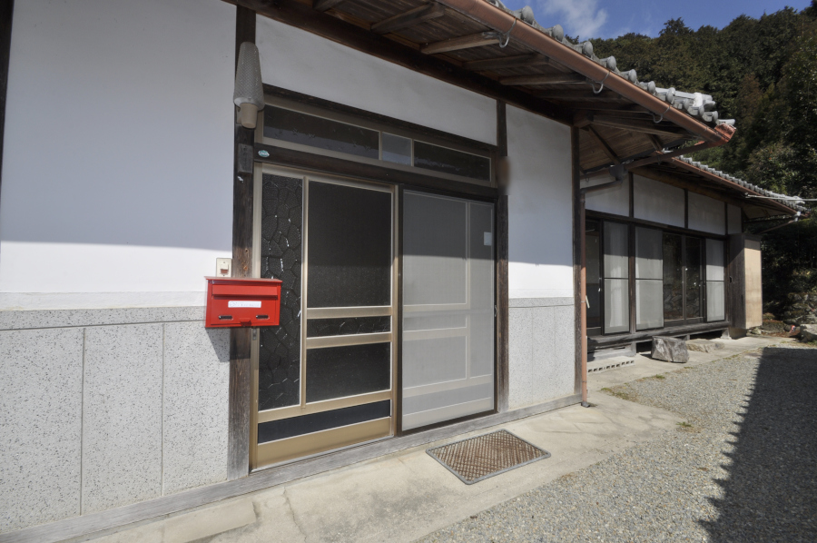 丹波竜の故郷でスローライフ！丹波市山南町の平家建物件の画像2