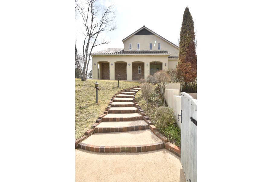 桜並木沿いの緩やかな丘の上！上郡町播磨自然高原の別荘物件の画像2