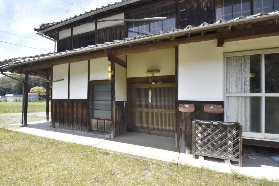 農地付き！静かな集落に建つたつの市新宮町の古民家物件の画像2