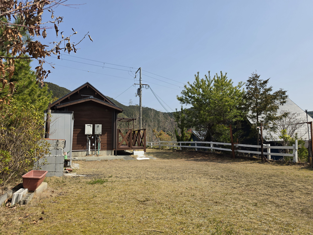 自然に囲まれた温泉付きフィンランドログハウス！広川町上津木の物件の画像2