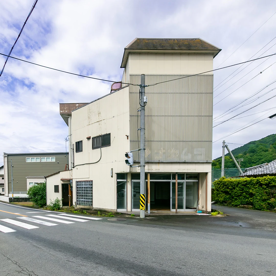 自然豊かな立地！津市白山町の店舗付き中古住宅物件の画像3