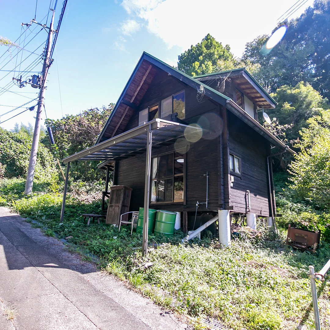 四季折々の風景を楽しむ！紀の川市桃山町のミニログハウス物件の画像3