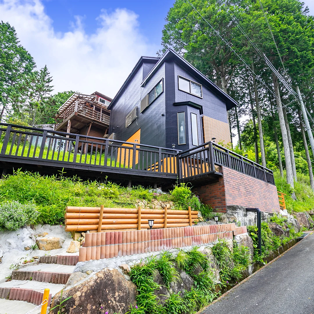 広々ウッドデッキでバーベキュー！宍粟市一宮町東河内峰山の別荘物件の画像3