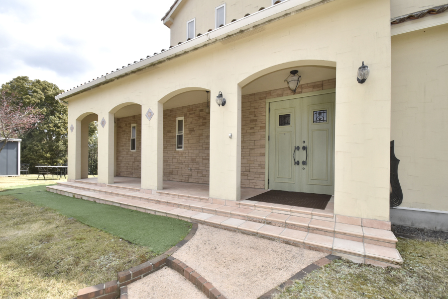 桜並木沿いの緩やかな丘の上！上郡町播磨自然高原の別荘物件の画像3