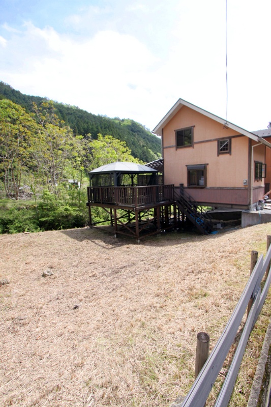天然温泉とホタル観賞が楽しめる！朝来市納座の中古別荘物件の画像3