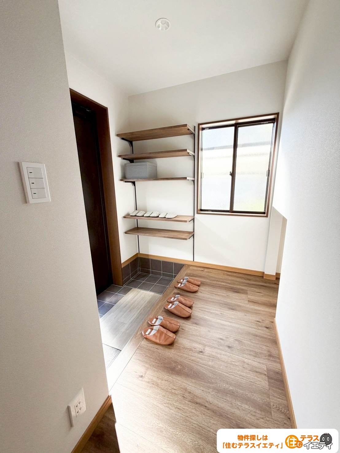 明るい光が差し込む、洗練された住空間！山口市小郡光が丘4-6の中古住宅物件の画像3