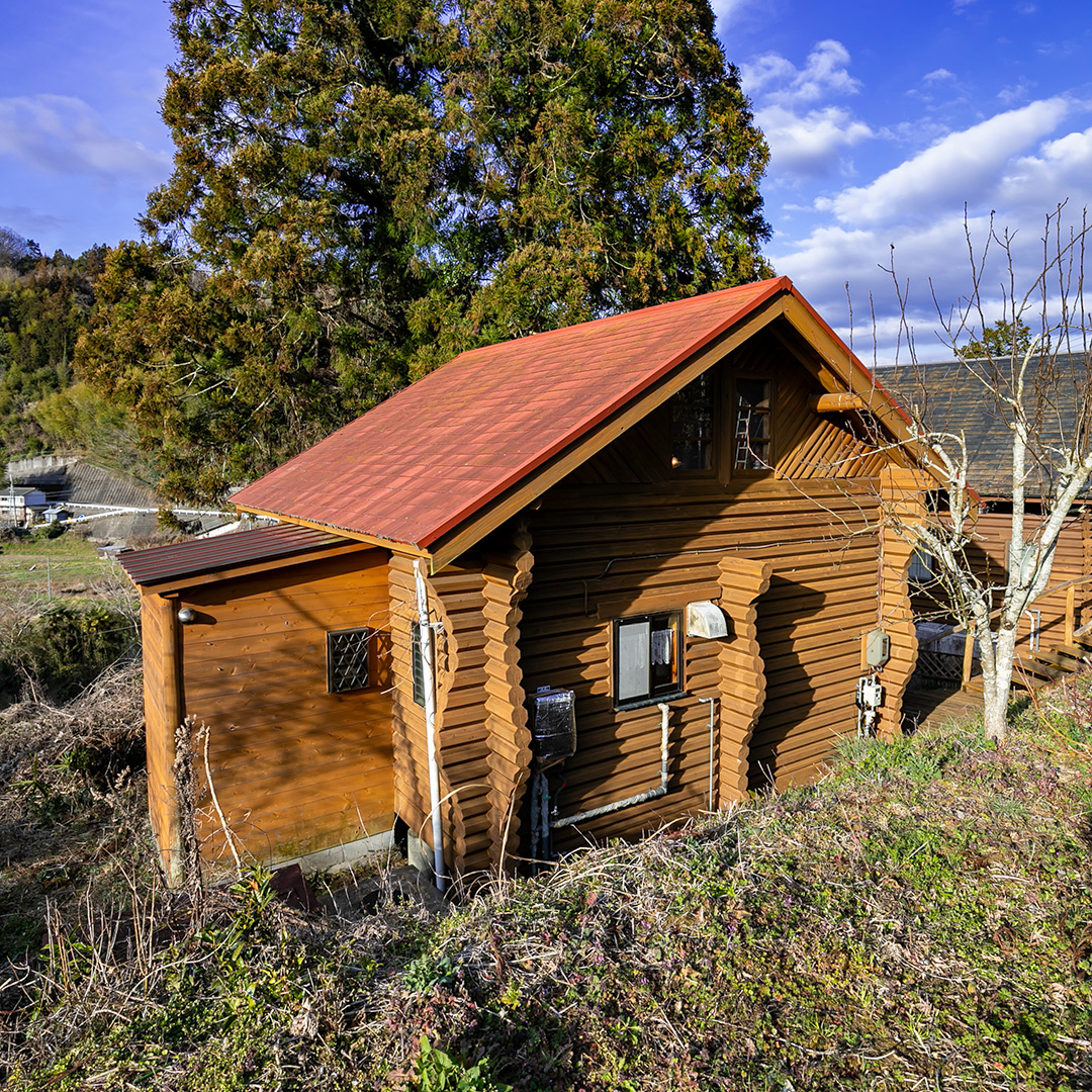 【価格変更】八角形ログハウスが380万円！紀の川市中鞆渕のログハウス物件の画像4