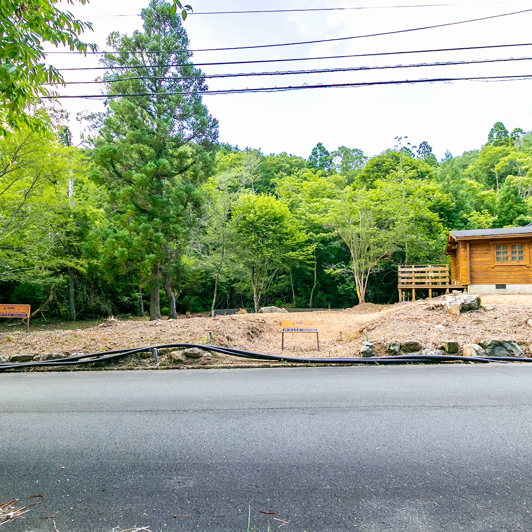 アウトドアライフ満喫！南丹市園部町のミニログハウス付き土地物件の画像4