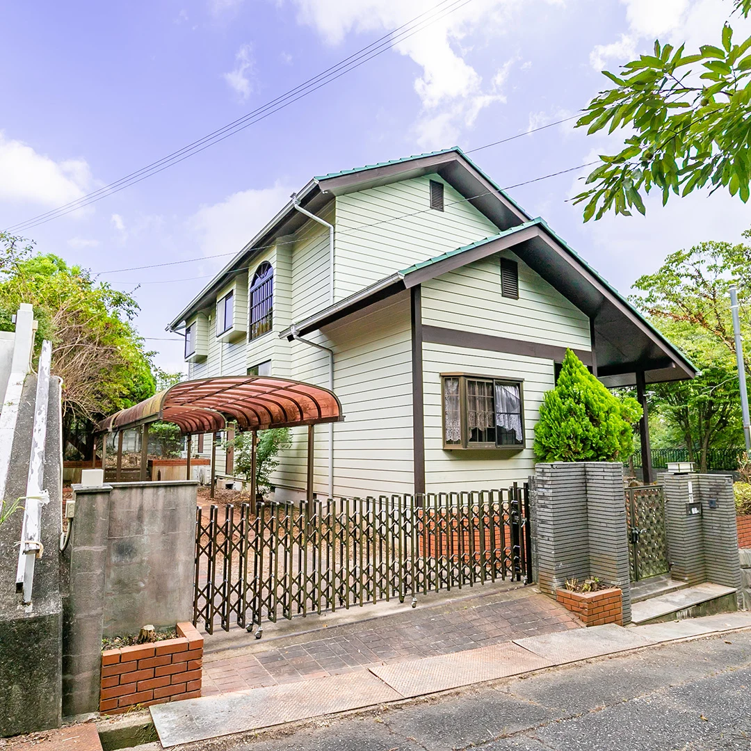 大空間リビングとサウナ付大浴場のあるリゾート邸宅！加東市廻渕「湖翠苑1-141」の別荘物件の画像4