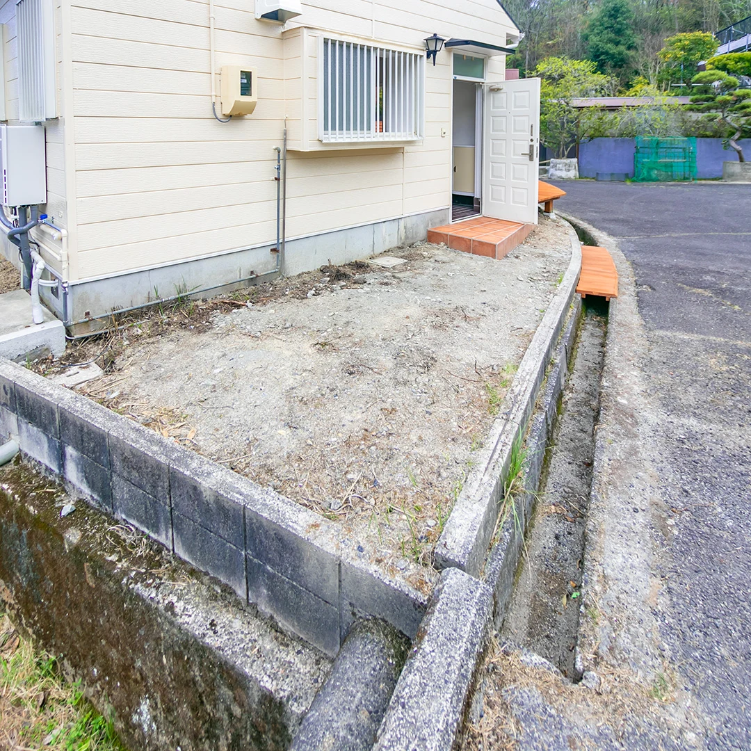 広々ウッドデッキで森の隠れ家気分！伊賀市槇山の平屋別荘物件の画像4