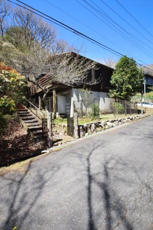 避暑地の香り漂うログハウス！伊賀市北山の中古ログハウス物件の画像4