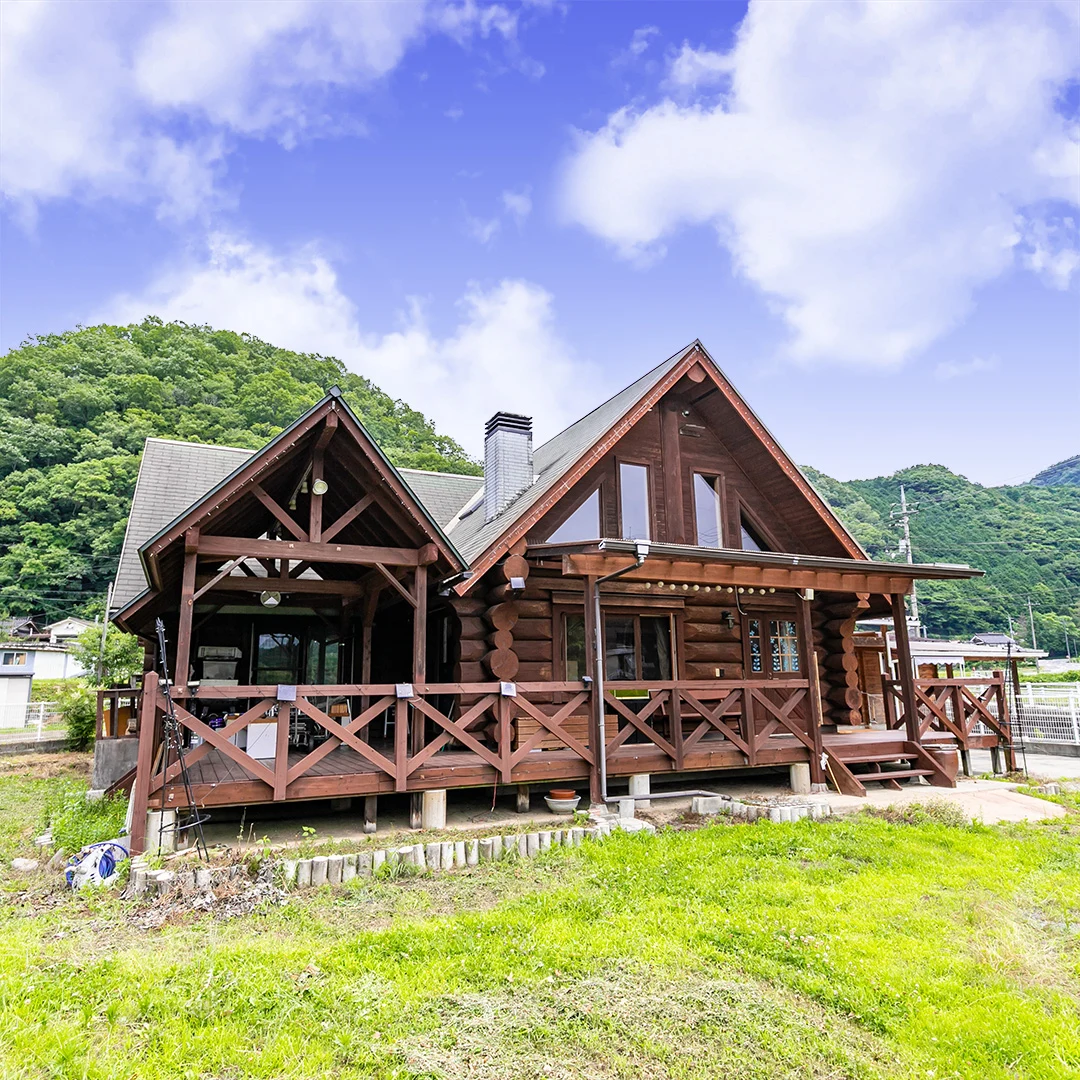 清流と共に過ごす贅沢な時間！美作市川上のログハウス物件の画像4