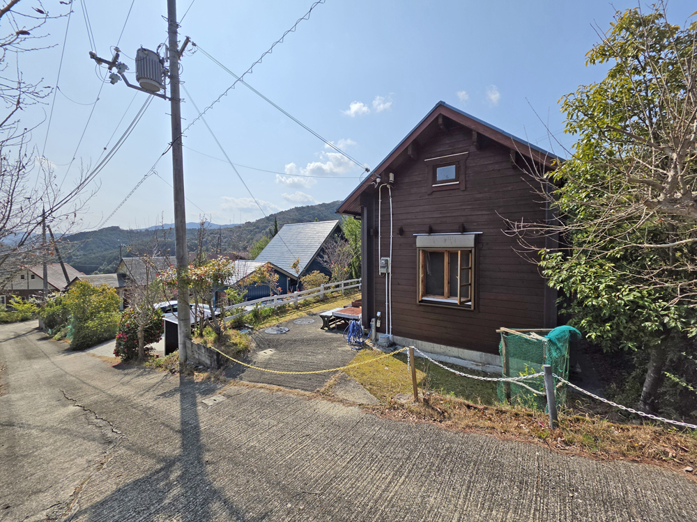 自然に囲まれた温泉付きフィンランドログハウス！広川町上津木の物件の画像4