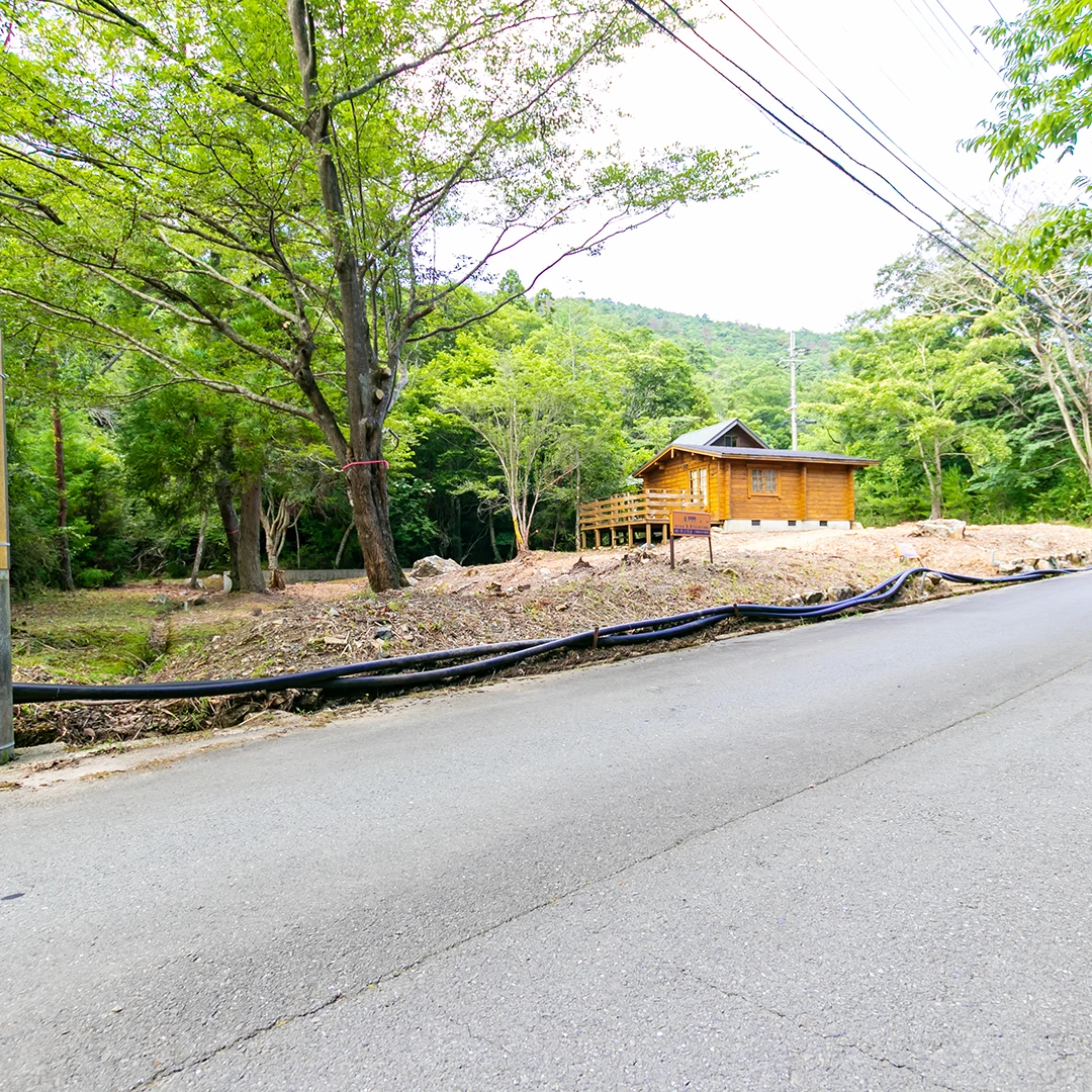 アウトドアライフ満喫！南丹市園部町のミニログハウス付き土地物件の画像5