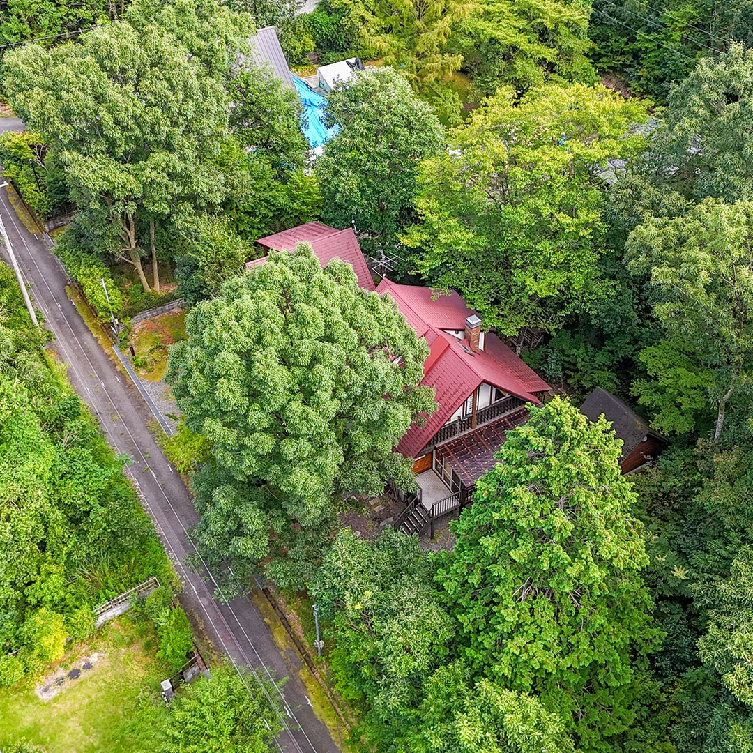 囲炉裏小屋のある庭が魅力！高島市マキノ町のログハウス物件の画像5
