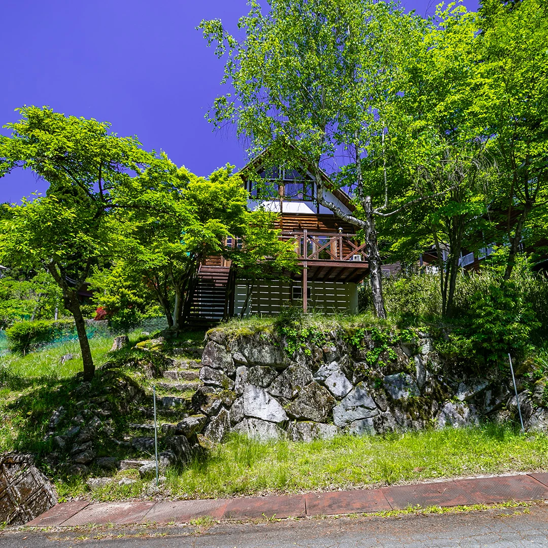 兵庫県宍粟市一宮町 広々デッキと庭付き3階建てログハウスの画像5
