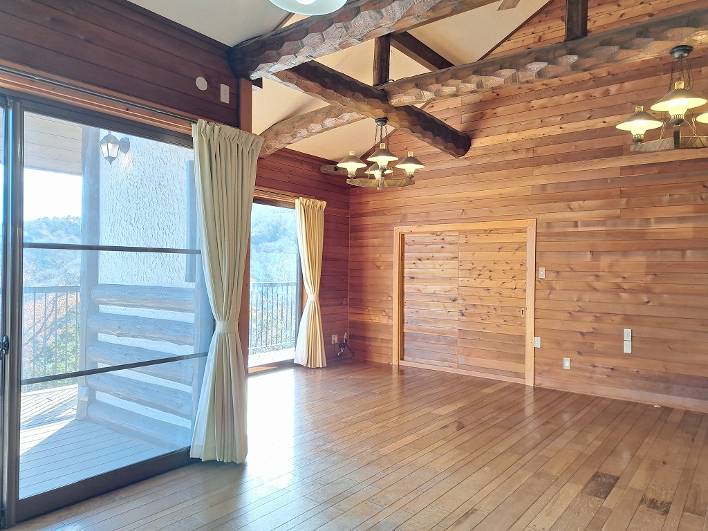絶景を楽しめるドッグラン付き！ペットと共にのんびり暮らす平屋建の別荘の画像5