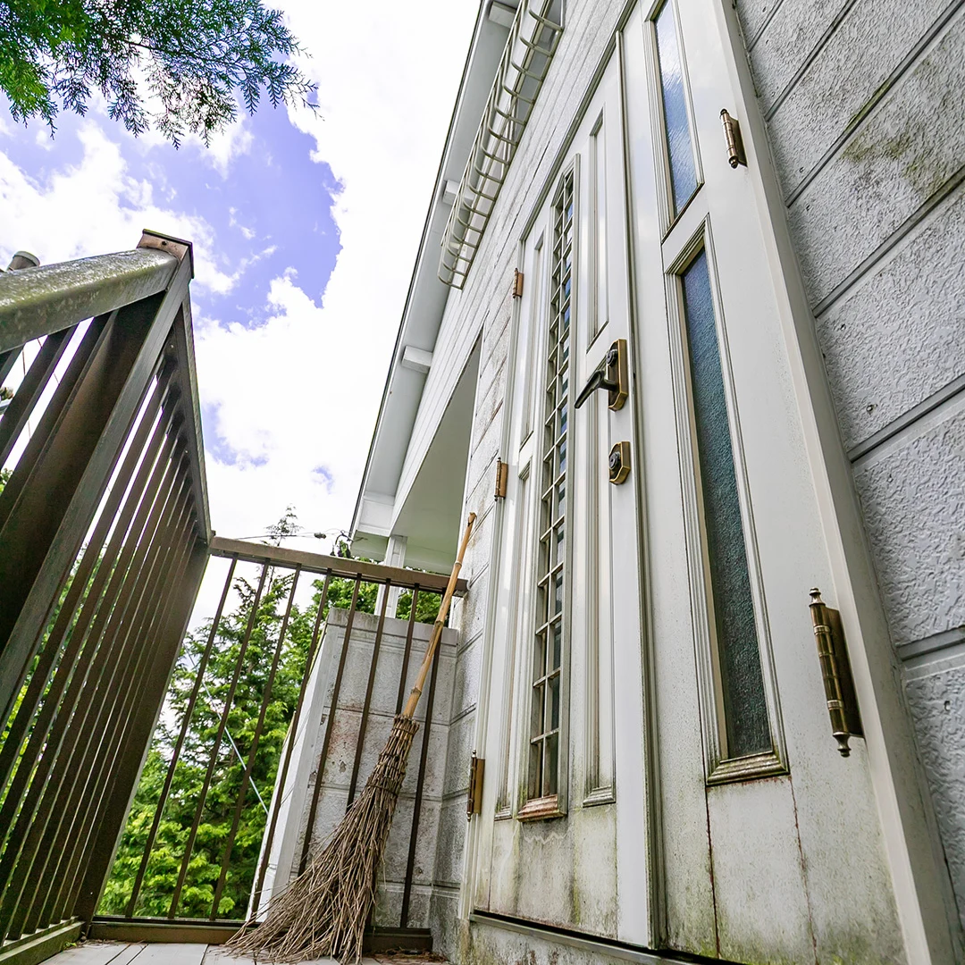 お洒落なリビング！恵那市岩村町の2LDK別荘物件の画像6