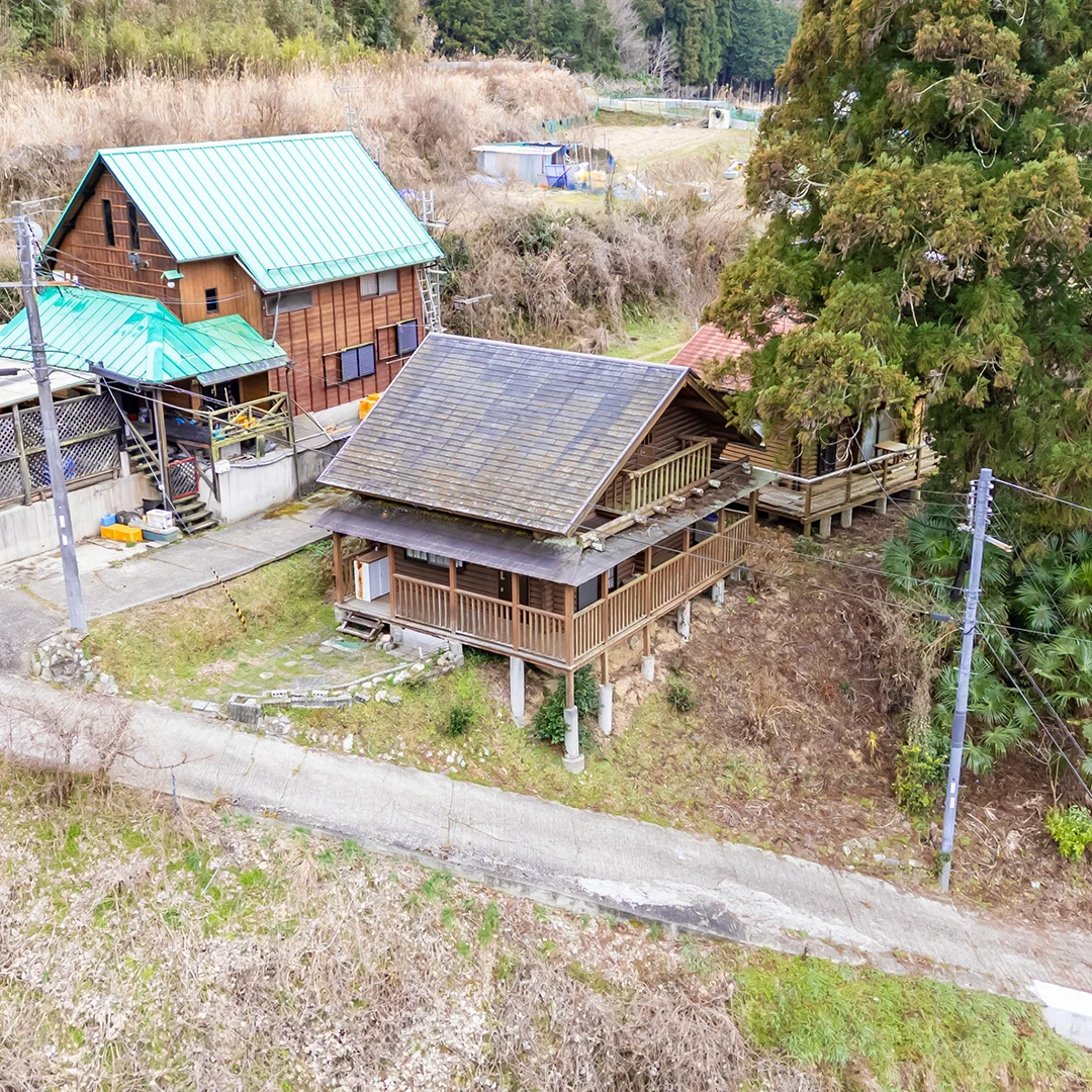 山と川に癒される高台の隠れ家！紀の川市中鞆渕のログハウス物件の画像6