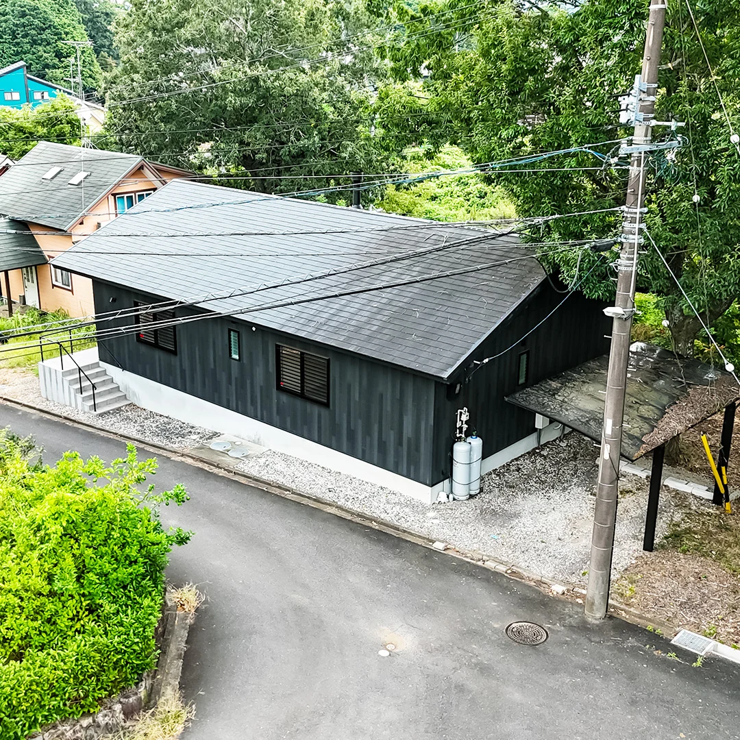 薪ストーブとウッドデッキが魅力！津市白山町二本木雲出台の温泉付き平屋住宅物件の画像6