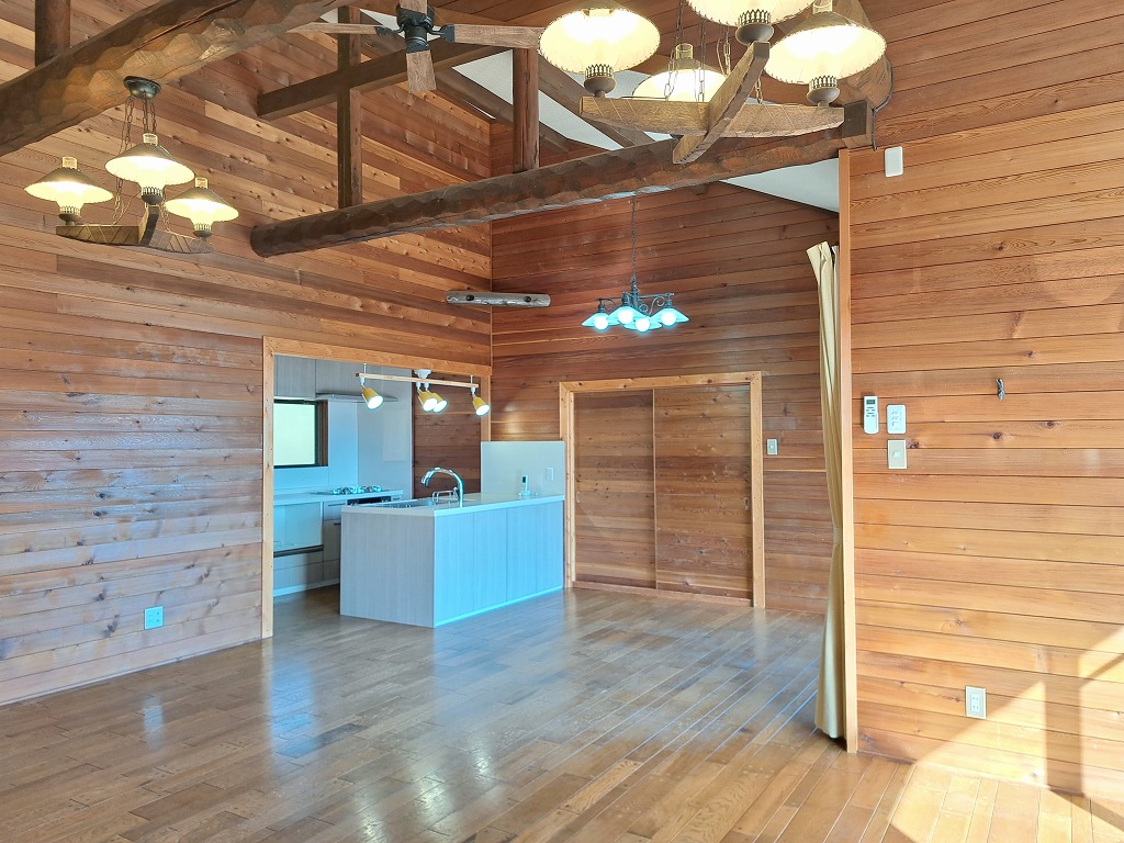 絶景を楽しめるドッグラン付き！ペットと共にのんびり暮らす平屋建の別荘の画像6